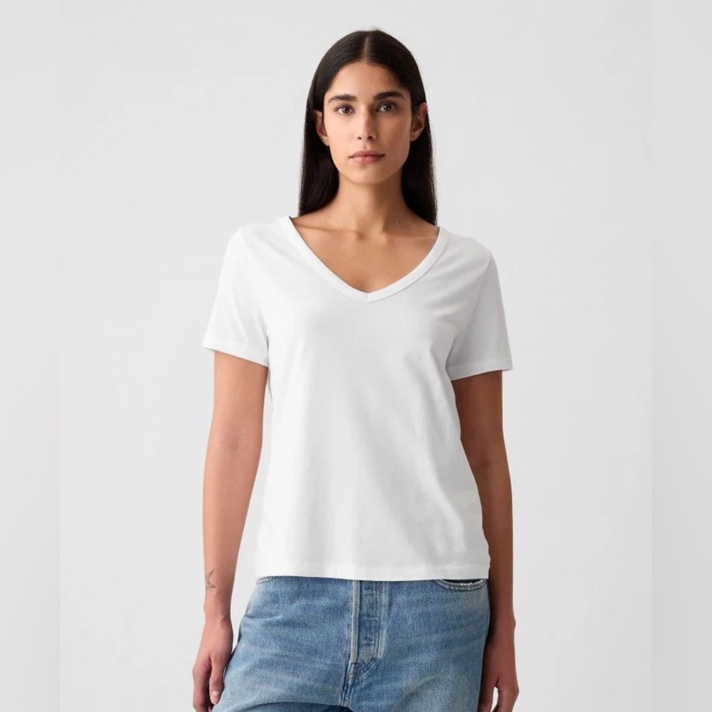 GAP Basic Cotton White V Neck T-shirt - XS